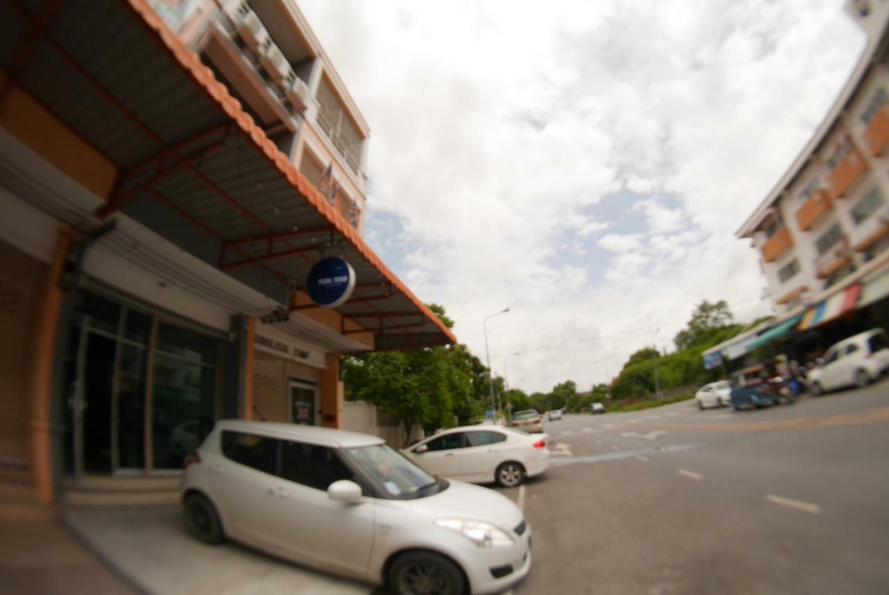 Fun Dee Hostel Ayutthaya Екстер'єр фото
