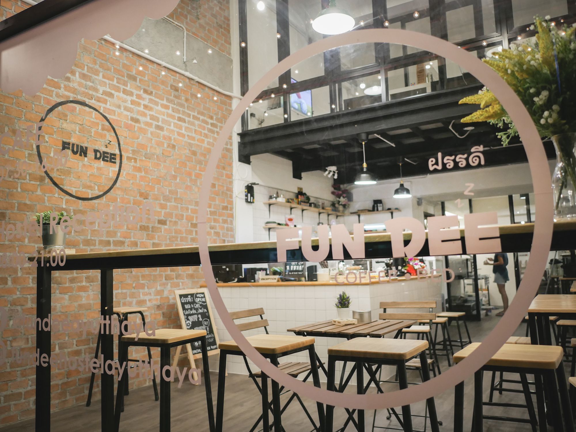 Fun Dee Hostel Ayutthaya Екстер'єр фото